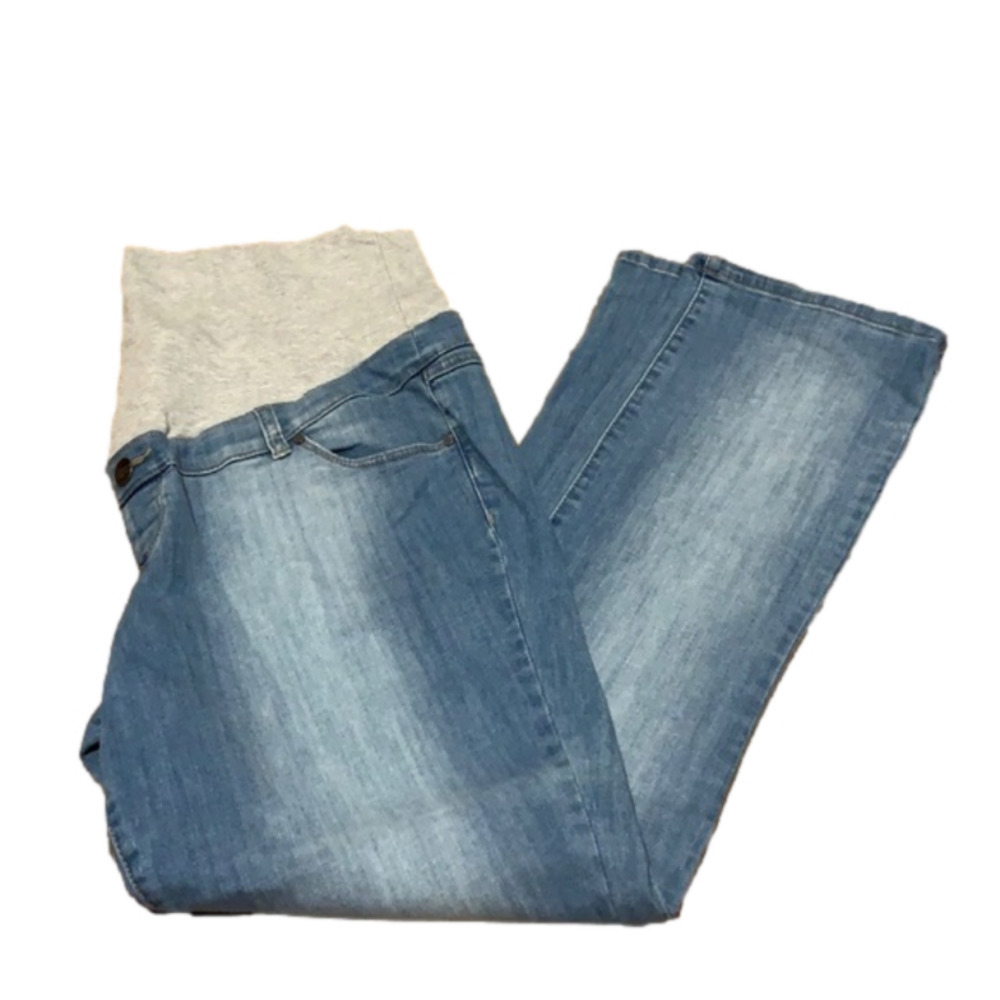 Thyme Maternity medium/light wash jeans size XXL pants with a belly band